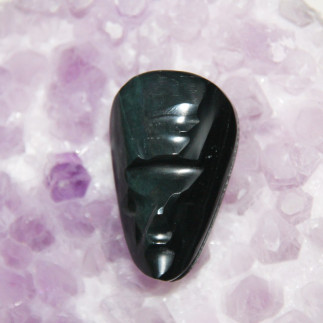 Cabochon tête de guerrier en obsidienne manto huichol