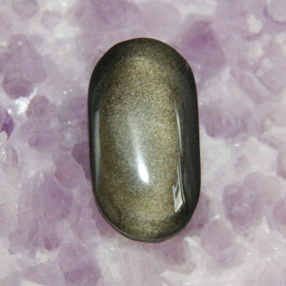 Cabochon en obsidienne dorée