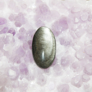 Cabochon en obsidienne argentée