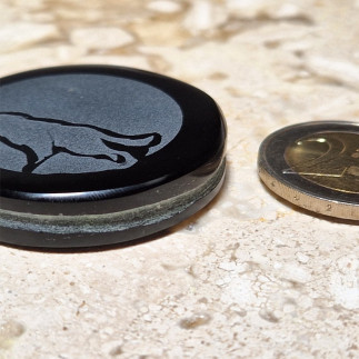 Cabochon en obsidienne noire, gravé avec un loup