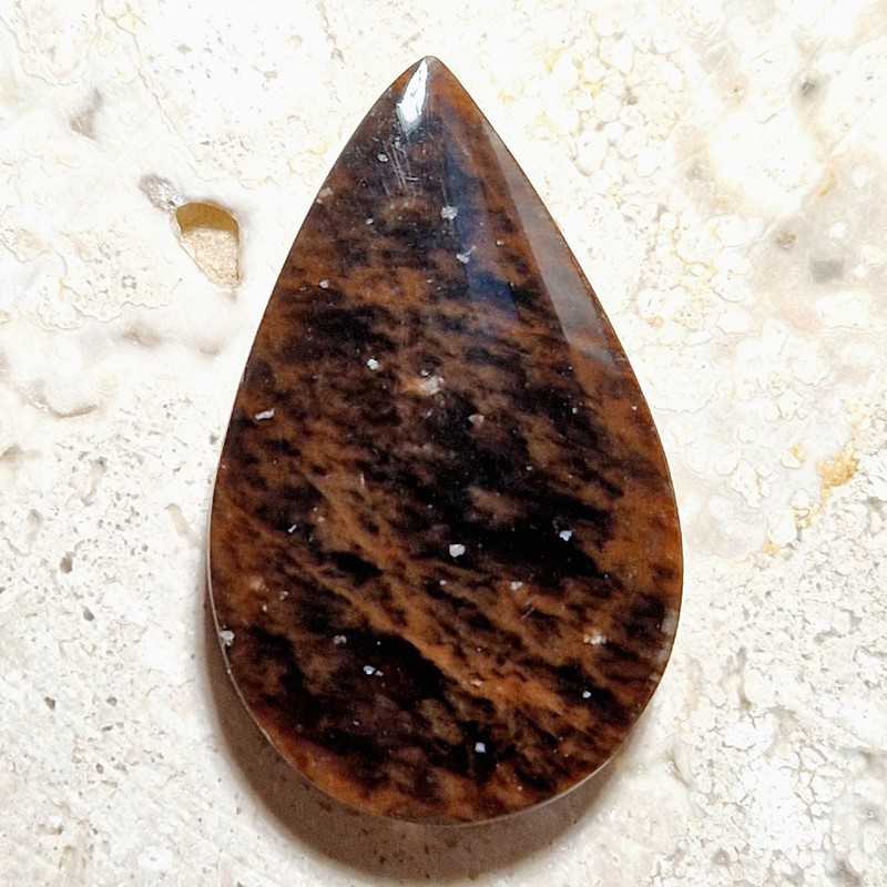 Cabochon en obsidienne larme d'apache