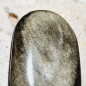 Cabochon en obsidienne dorée