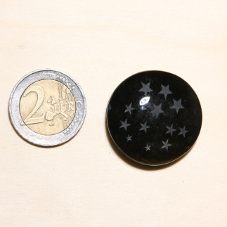 Cabochon gravé, en obsidienne dorée