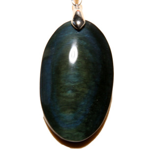 Pendentif en obsidienne Manto Huichol – Élégance artisanale du Mexique