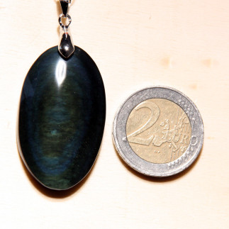 Pendentif en obsidienne Manto Huichol – Élégance artisanale du Mexique