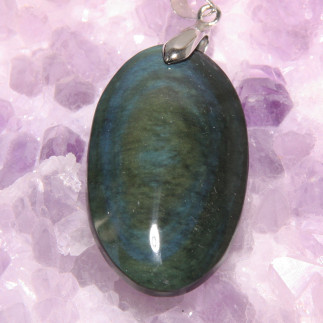 Pendentif en obsidienne Manto Huichol – Élégance artisanale du Mexique