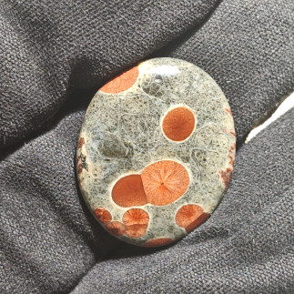 Cabochon en obsidienne cacahuete