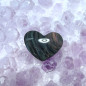 Cabochon en obsidienne manto huichol
