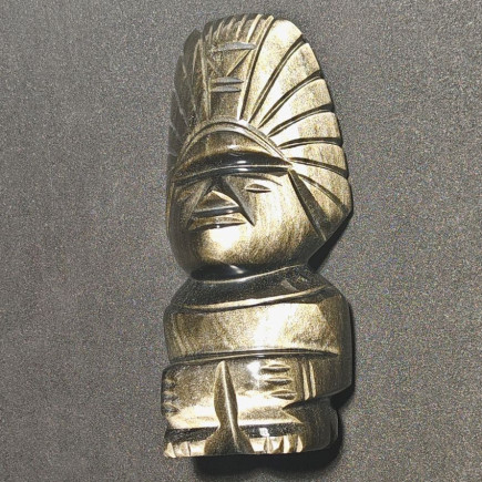 Sculpture en obsidienne dorée