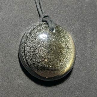 Pendentif en obsidienne dorée