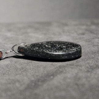 Pendentif en obsidienne argentée du Mexique, pièce artisanale